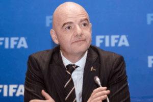 Photo of Bombazo: Infantino deslizó que Messi y Cristiano Ronaldo podrían jugar juntos el Mundial de Clubes