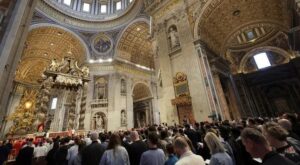 Photo of Antes del Cónclave, cardenales celebraron la misa «Pro eligendo pontífice» en la basílica de San Pedro