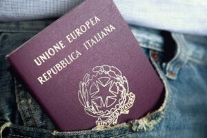 Photo of Europa posterga el permiso obligatorio para turistas hasta 2026