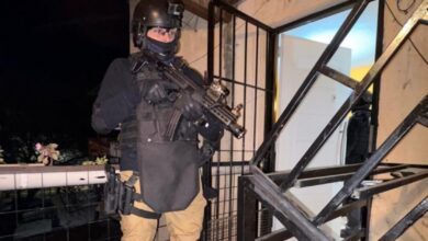Photo of Córdoba: arrojó cocaína del balcón y terminó detenida con su pareja
