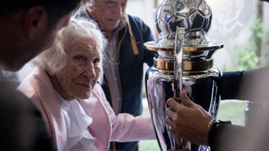 Photo of El gesto de Platense con la abuela de 98 años que se enteró del título por el diario que le llevó su nieto