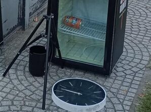 Photo of Robo a una barbería: el ladrón se llevó hasta un frigobar y el secador de pelo