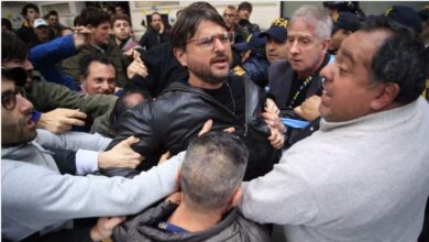 Photo of Fuerte tensión: detuvieron a Juan Grabois en el desalojo del Instituto Nacional Juan Perón