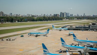 Photo of Paro de pilotos de Aerolíneas Argentinas: el impacto, en números