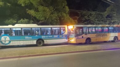 Photo of Dos personas resultaron heridas en choque por alcance entre colectivos urbanos en Córdoba