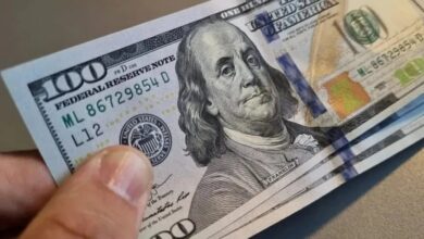 Photo of ¿Por qué baja el dólar?: la divisa llegó al nivel más bajo en un mes