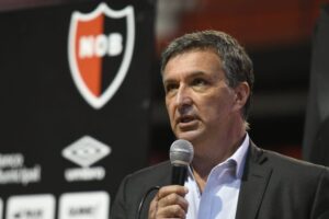 Photo of El descargo de Astore sobre el escándalo que sacudió a Newell’s por la sanción a los nenes