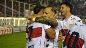 Photo of Colón cayó en el postergado ante Morón y no pudo acercarse al Reducido