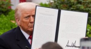 Photo of Suben las bolsas del mundo tras la decisión judicial que bloquea los aranceles de Trump