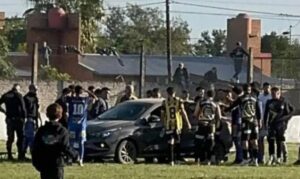 Photo of Conmoción en Chaco: un futbolista murió tras desplomarse en pleno partido