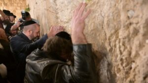 Photo of Javier Milei visitó el Muro de los Lamentos en Israel