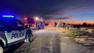 Photo of Murió luego de volcar un camión cargado con maní en una ruta de Córdoba
