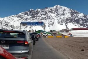 Photo of Cierran el Paso Cristo Redentor por fuertes nevadas en Chile