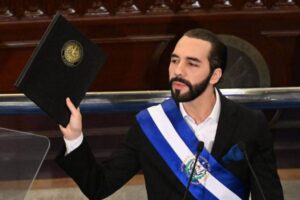 Photo of El Salvador aprobó la reelección presidencial indefinida y extendió el mandato a seis años