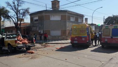 Photo of Un choque entre un colectivo y una camioneta en Córdoba dejó varias personas lesionadas