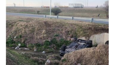 Photo of Circunvalación de Córdoba: con politraumatismos, después de volcarse dentro del zanjón