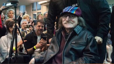 Photo of La UBA otorgó el título de Doctor Honoris Causa a Charly García por su aporte político y musical