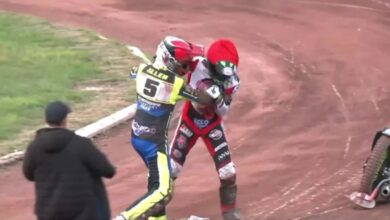 Photo of Brutal pelea en el speedway británico en plena pista