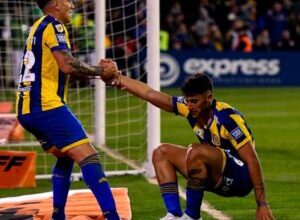 Photo of Ariel Holan volvería a apostar por el doble nueve para enfrentar a Newell’s