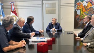 Photo of Martín Llaryora se reunió con referentes de la producción textil de la Argentina