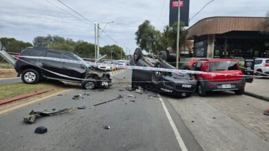 Photo of Accidente múltiple en Córdoba: una Hilux chocó de frente y volcó en Intercountries