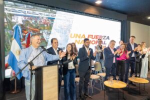 Photo of MAURO DANIELE PRESENTE EN EL ACTO DE JUAN SCHIARETTI DANDO SU APOYO AL CANDIDATO A DIPUTADO NACIONAL