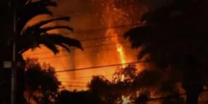 Photo of Incendio en La Serena tras un “hotelazo” de hinchas de la U de Chile