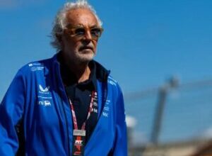 Photo of Briatore reveló que Checo Pérez pidió ocupar el lugar de Colapinto en Alpine