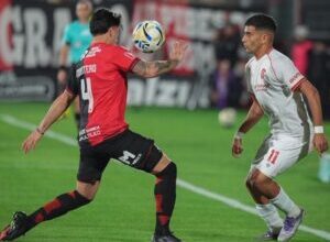 Photo of Newell’s no aguantó la ventaja inicial y perdió de forma polémica ante Barracas