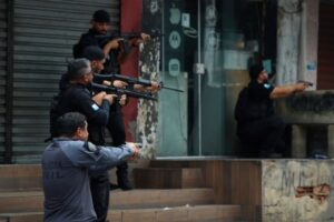 Photo of Masivo operativo en Río de Janeiro contra el Comando Vermelho: al menos 64 muertos y 81 detenidos