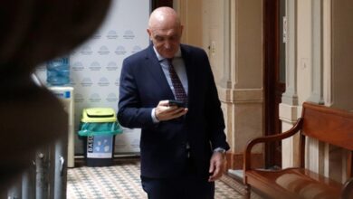 Photo of Hallaron el contrato entre José Espert y «Fred» Machado en un tacho de basura