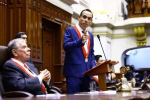 Photo of Asumió José Jerí como presidente interino de Perú tras la destitución exprés de Dina Boluarte
