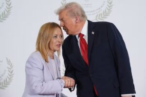 Photo of Trump elogió la belleza de Giorgia Meloni en Egipto