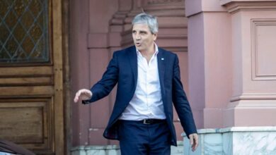 Photo of Reunión privada con inversores: Caputo adelantó posibles cambios en las bandas cambiarias