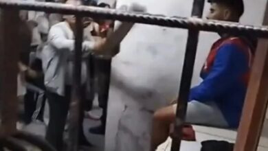 Photo of Violencia en el fútbol: se enojó y le clavó una llave en la cabeza
