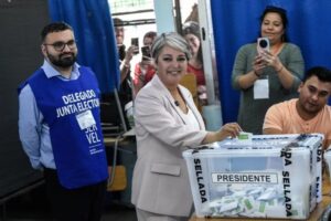 Photo of Jara se impuso sobre Kast por escaso margen y habrá segunda vuelta en Chile