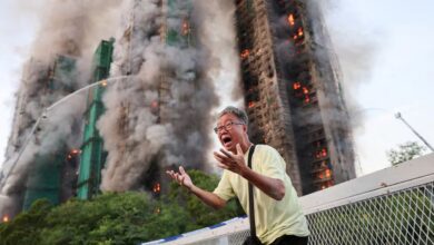Photo of Gran incendio en un edificio de Hong Kong deja 13 fallecidos y varios atrapados