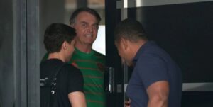 Photo of Bolsonaro detenido y enviado a prisión preventiva en Brasilia