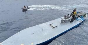 Photo of Interceptaron un submarino narco con 1,7 toneladas de cocaína que iba a España