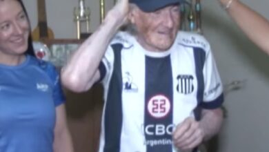 Photo of Horacio, a los 84 años, sigue jugando al fútbol: «La pelota está en mi corazón»