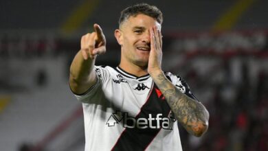 Photo of Inoxidable y efectivo: Vegetti fue el goleador del fútbol brasileño