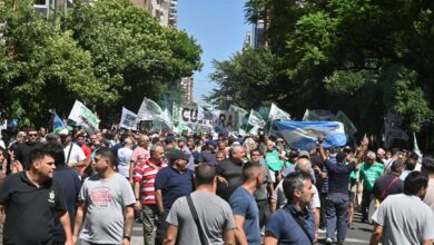 Photo of Gremios estatales de Córdoba marchan hacia la Legislatura contra el ajuste previsional