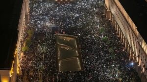 Photo of Cayó el gobierno de Bulgaria tras semanas de protestas contra la corrupción