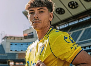 Photo of Tras irse libre de Unión, Jerónimo Dómina fue presentado oficialmente en Cádiz de España