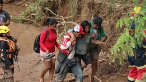 Photo of Inundaciones en Bolivia dejaron al menos 20 muertos y muchos desaparecidos