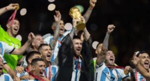 Photo of La Selección Argentina debe devolver la Copa del Mundo a la FIFA