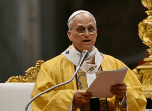 Photo of León XIV celebró en la Basílica de San Pedro su primera misa de Nochebuena