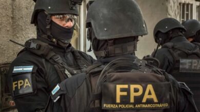 Photo of Cayó una banda narco en Córdoba y hubo incidentes: vecinos tiraron bombas molotov a la Policía