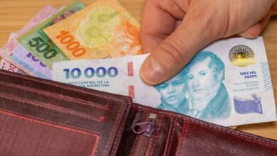Photo of Economista analizó la inflación: “La vida sigue cara y los salarios alcanzan para menos cosas”
