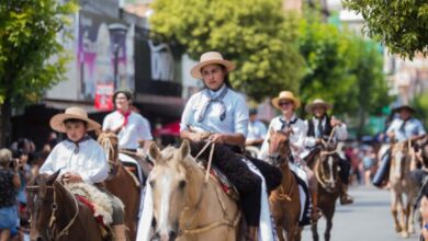 Photo of Este sábado arranca el Festival de Cosquín con un desfile de 400 jinetes